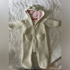 Carter’s Fleece Zio-up Outfit. Cream color. Size 3-6 months